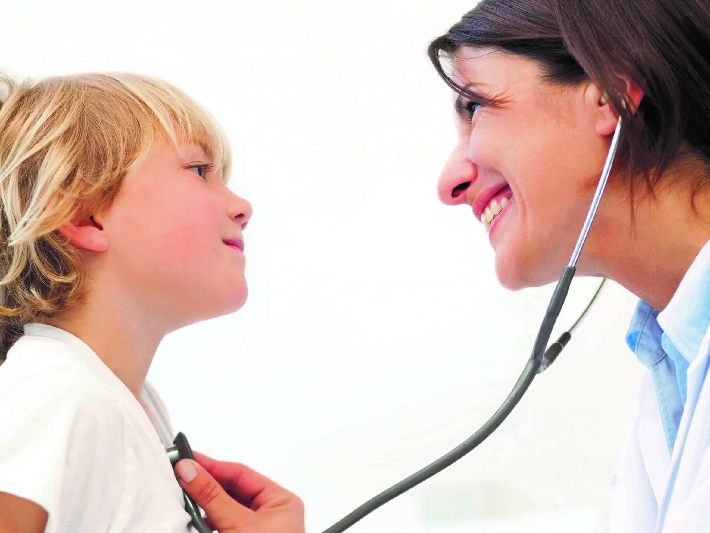 Corporate_arts met kind-liggend