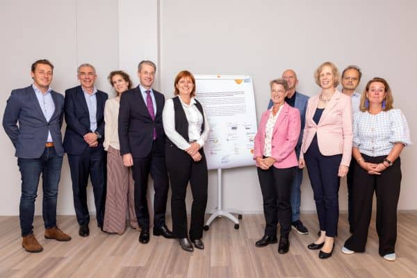 Ondertekening samenwerkingsovereenkomt Positief Gezond Almere