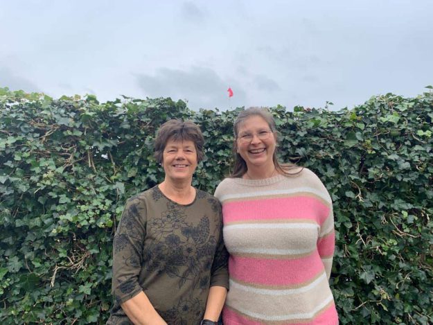 Simone van der Hulst en Christa Sluis
